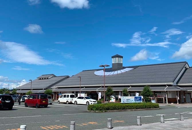 道の駅「藤樹の里あどがわ」の外観